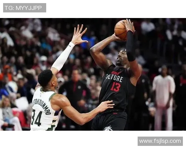 热火与雄鹿激战在即新浪直播全程带你领略精彩瞬间